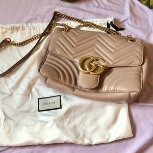 GUCCI Matelasse Medium GG Marmont shoulder bag